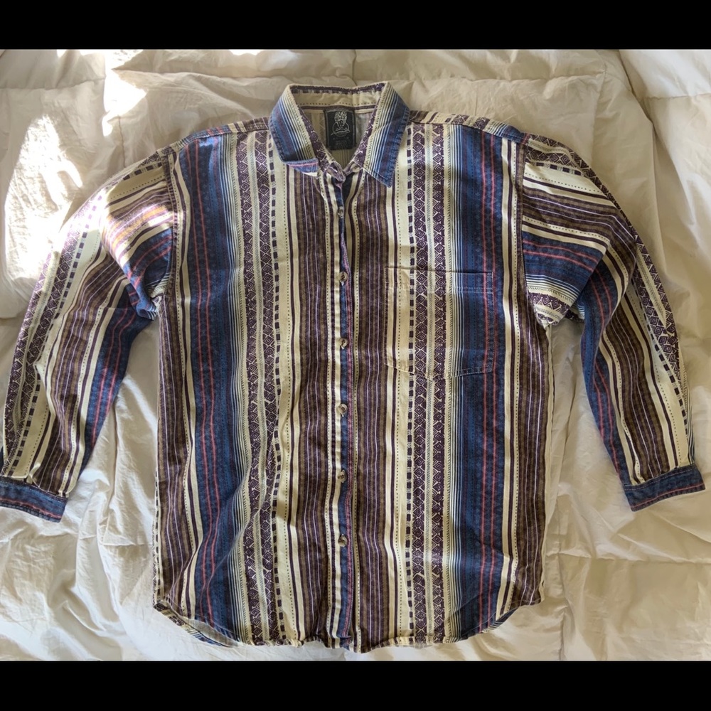 Vintage button up 
Size small